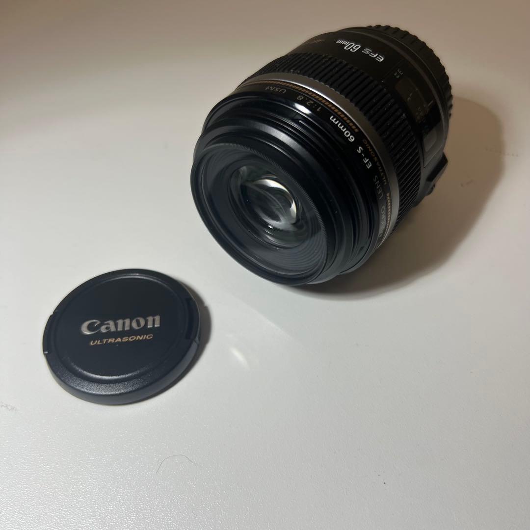 Canon EF-S 60mm f/2.8 マクロレンズ