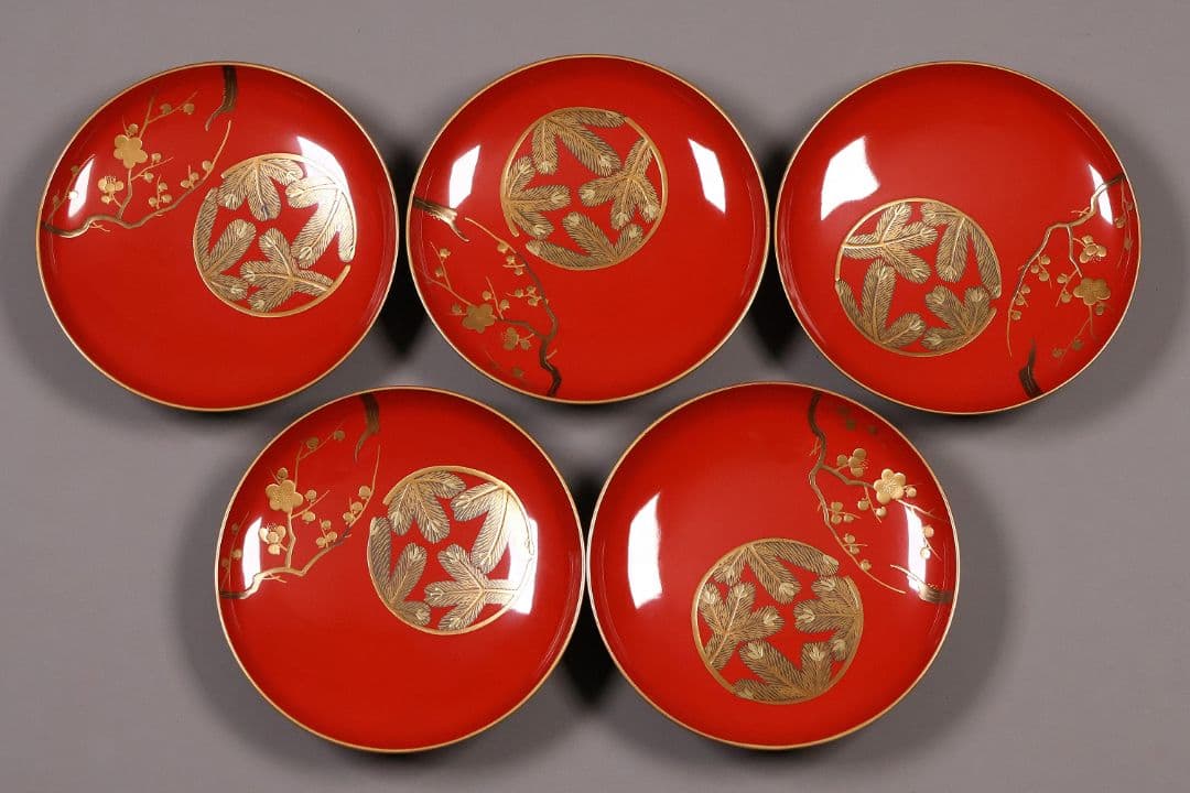 【CM247】時代木製漆器 松竹梅 金蒔絵 朱塗 引盃 五客 木製漆器 小皿 杯
