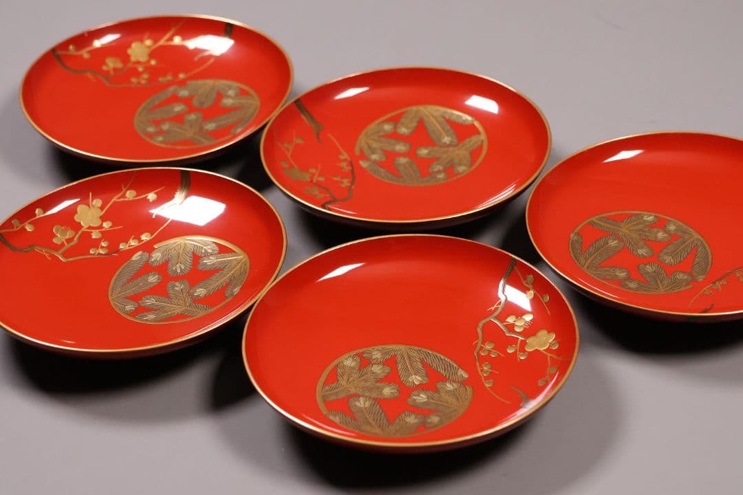 【CM247】時代木製漆器 松竹梅 金蒔絵 朱塗 引盃 五客 木製漆器 小皿 杯