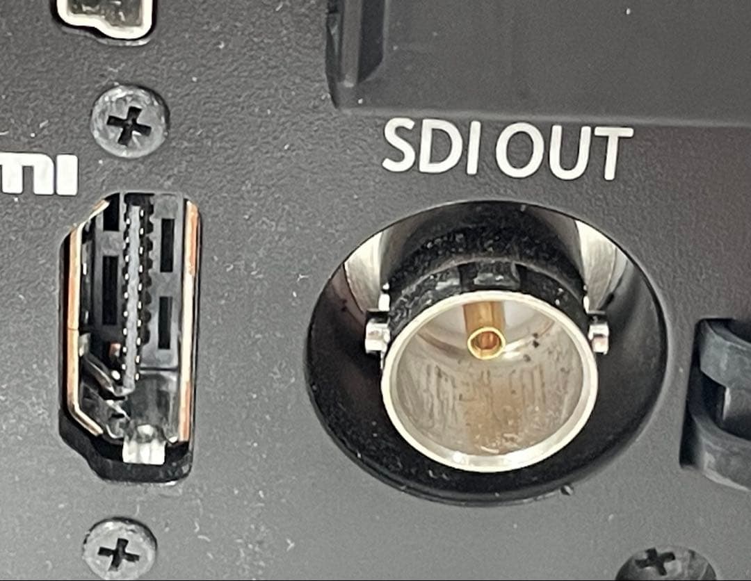 Panasonic AG-AF105とAT-X PRO 28-70mm F2.8