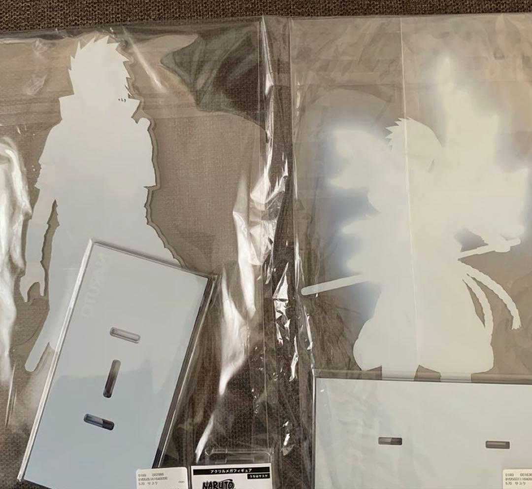 NARUTO ベースヤードトーキョー　【サスケ】　メガアクリルスタンド　2点
