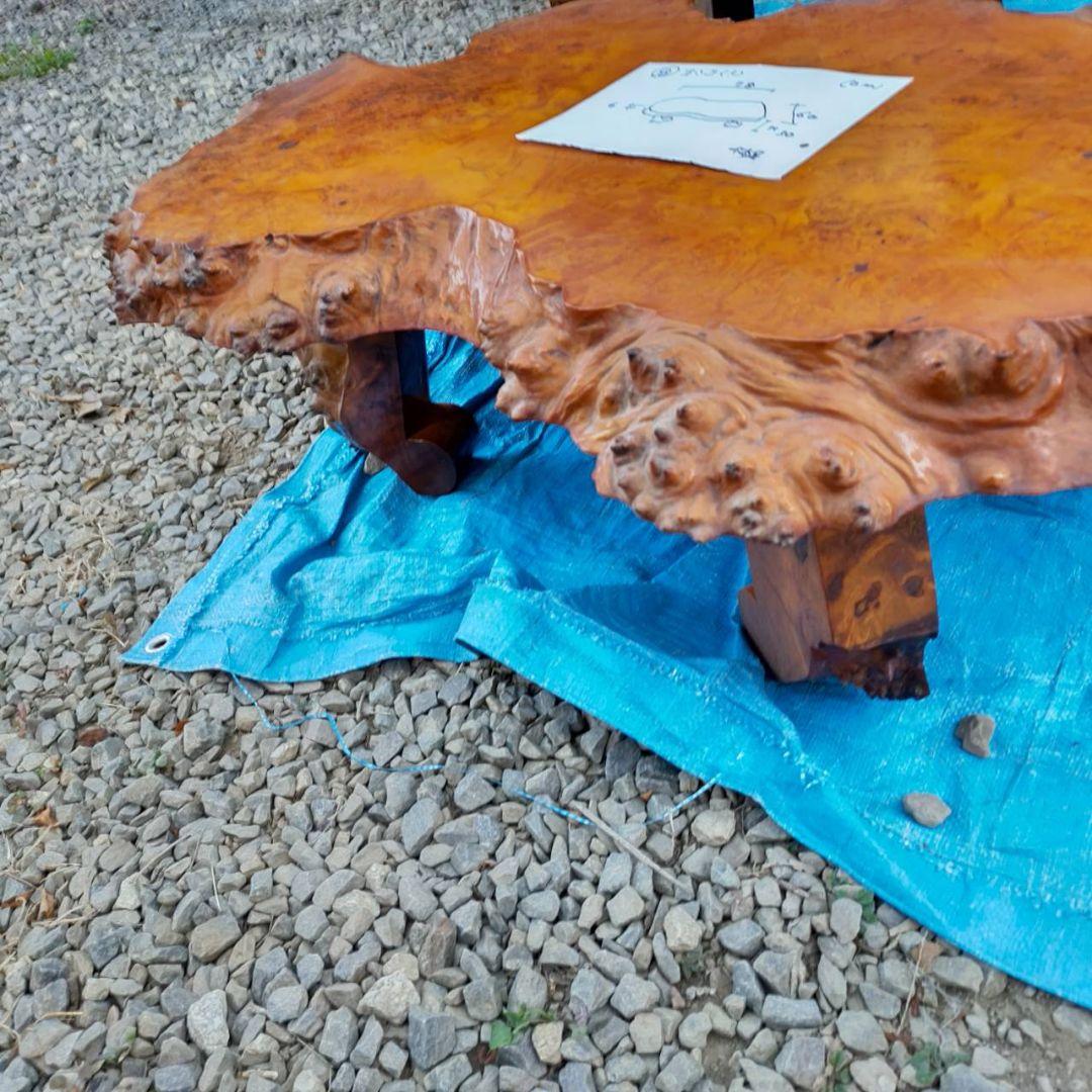 イチイ（一位）の１枚板のちゃぶ台