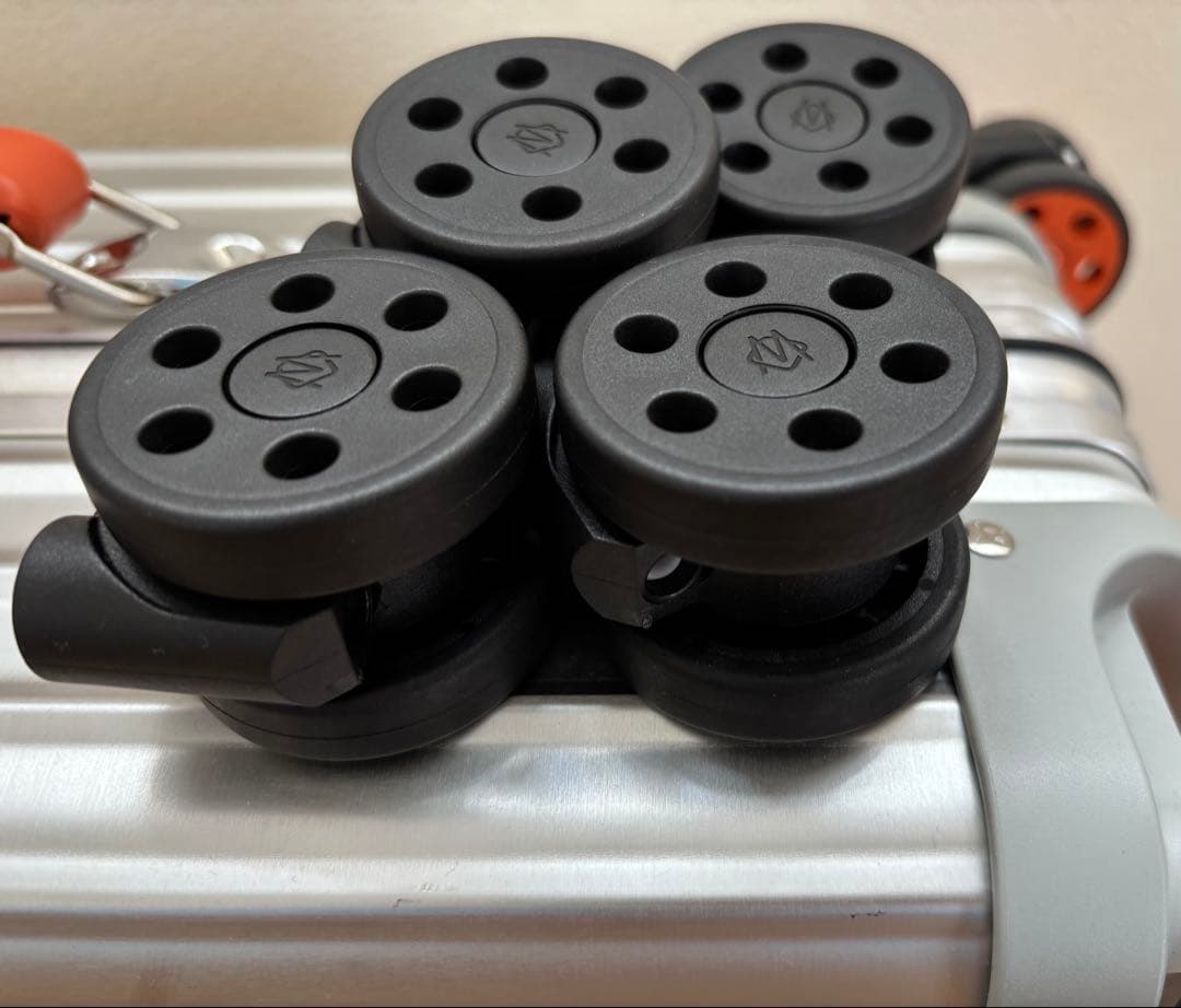 新品未使用 RIMOWA ホイール　カスタム