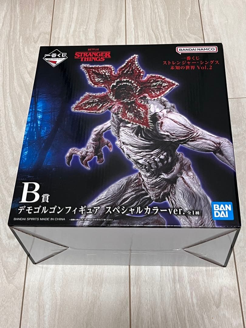 デモゴルコンフィギュアとストレンジャーシングスの手袋セット