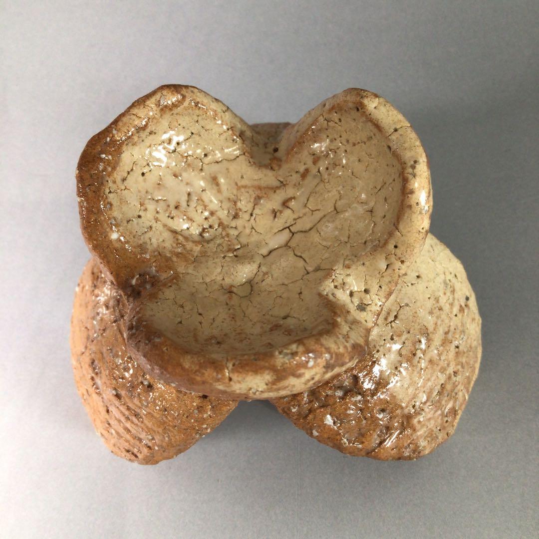 Ｒ８６４　蓋置　『萩焼』『十代　三輪休雪造』『三ツ葉蓋置』　共箱　茶道具