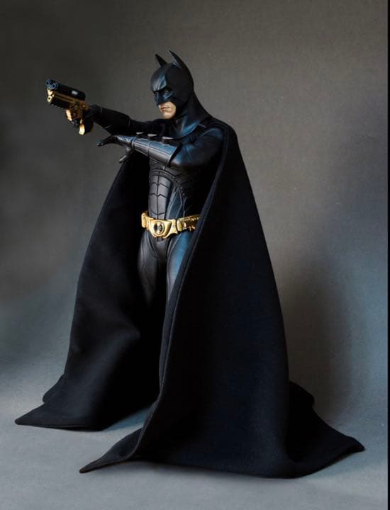 ダークナイト』１／６スケールフィギュア バットマン（オリジナル・コスチューム版）