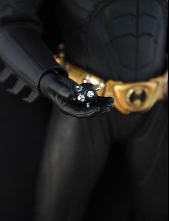 ダークナイト』１／６スケールフィギュア バットマン（オリジナル・コスチューム版）