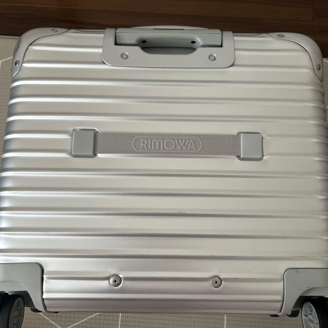 【1度使用】リモワ　アルミニウム　4輪　機内持ち込み　シルバー