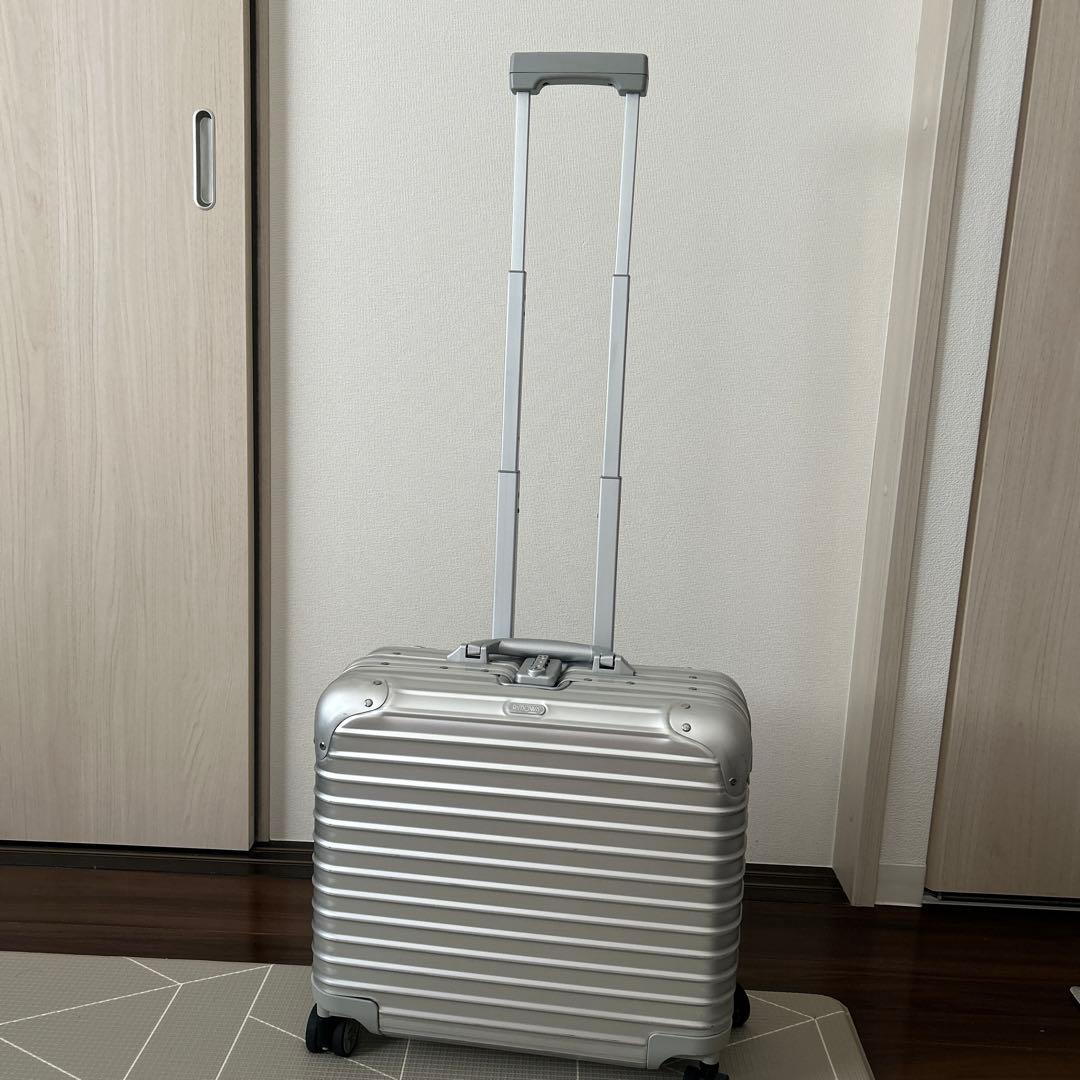 【1度使用】リモワ　アルミニウム　4輪　機内持ち込み　シルバー