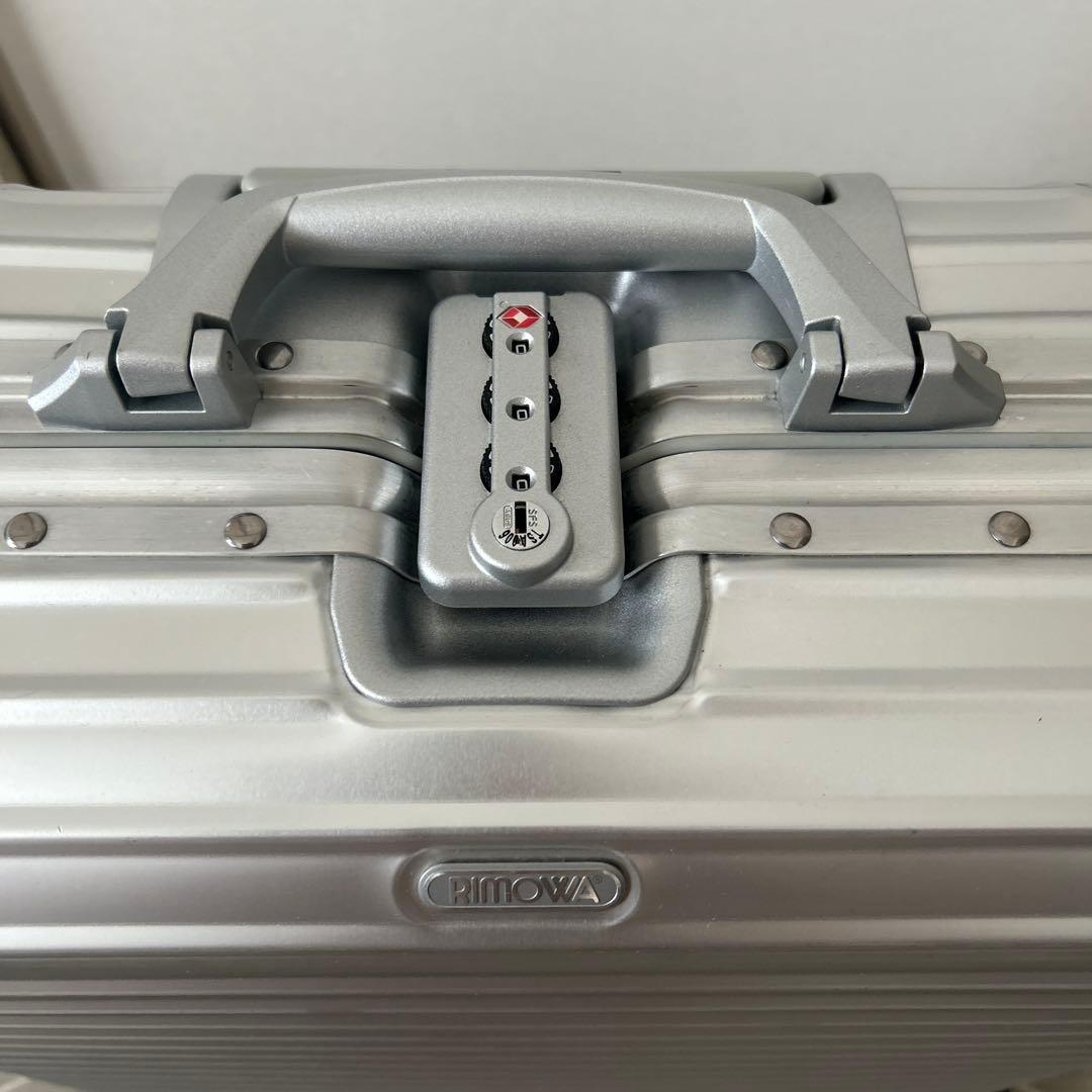 【1度使用】リモワ　アルミニウム　4輪　機内持ち込み　シルバー