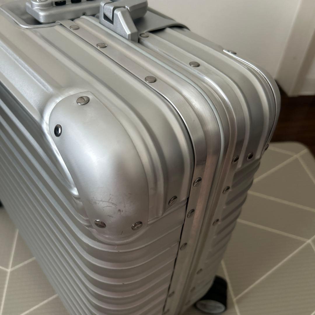 【1度使用】リモワ　アルミニウム　4輪　機内持ち込み　シルバー