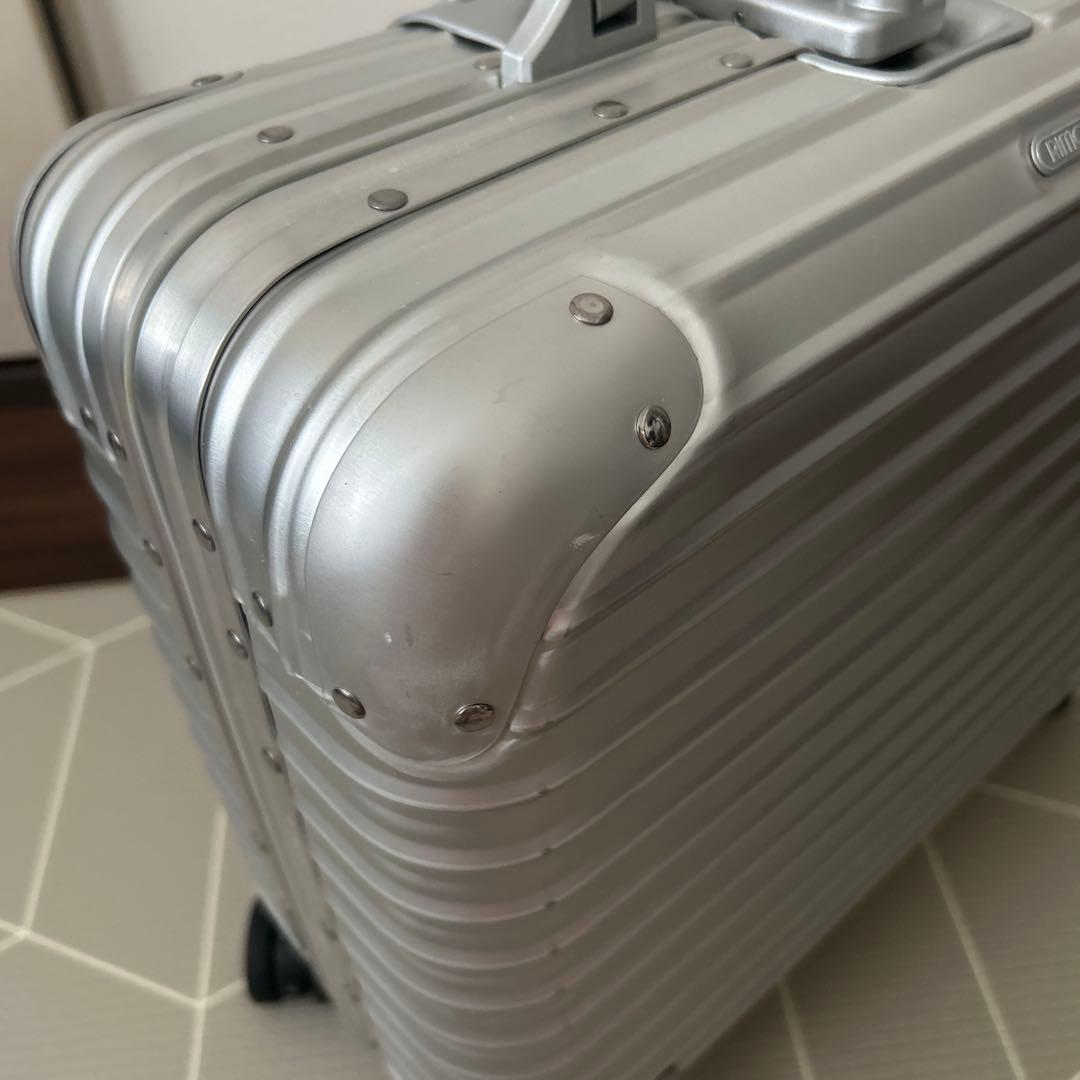 【1度使用】リモワ　アルミニウム　4輪　機内持ち込み　シルバー