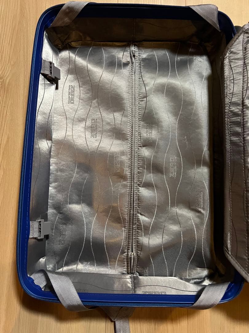 ゼロハリバートンZERO HALLIBURTON2輪スーツケース 伸縮式ハンドル