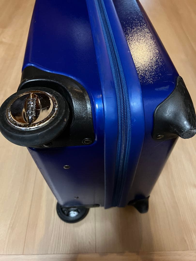 ゼロハリバートンZERO HALLIBURTON2輪スーツケース 伸縮式ハンドル