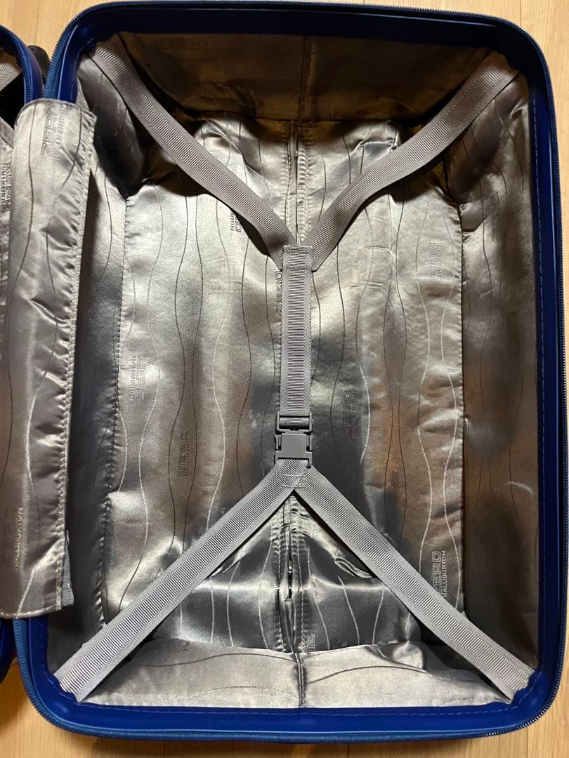 ゼロハリバートンZERO HALLIBURTON2輪スーツケース 伸縮式ハンドル