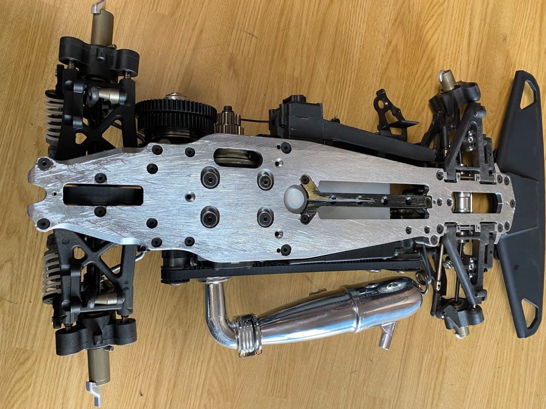 無限精機MRX6R新品シャシー付き