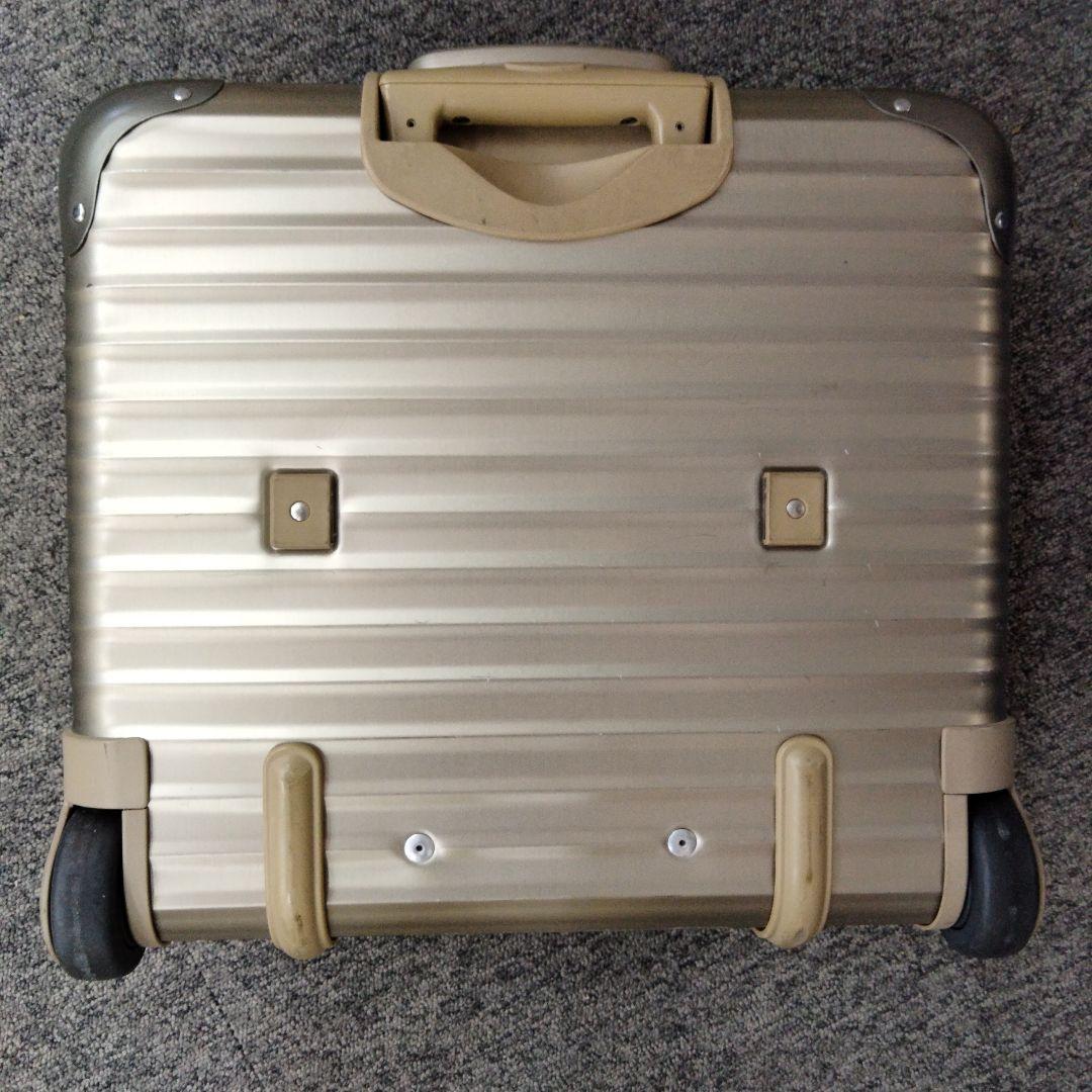 RIMOWA TOPAS TITANIUM　ビジネストロリー２輪