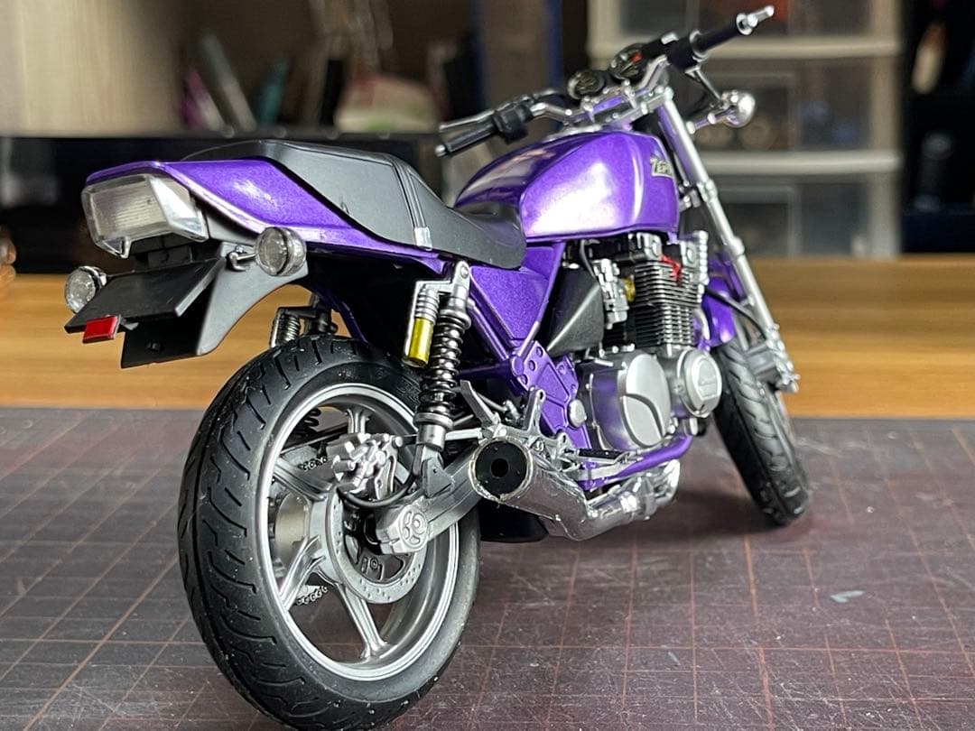 1/32 カワサキ・ゼファー（ZR400C）★完成品