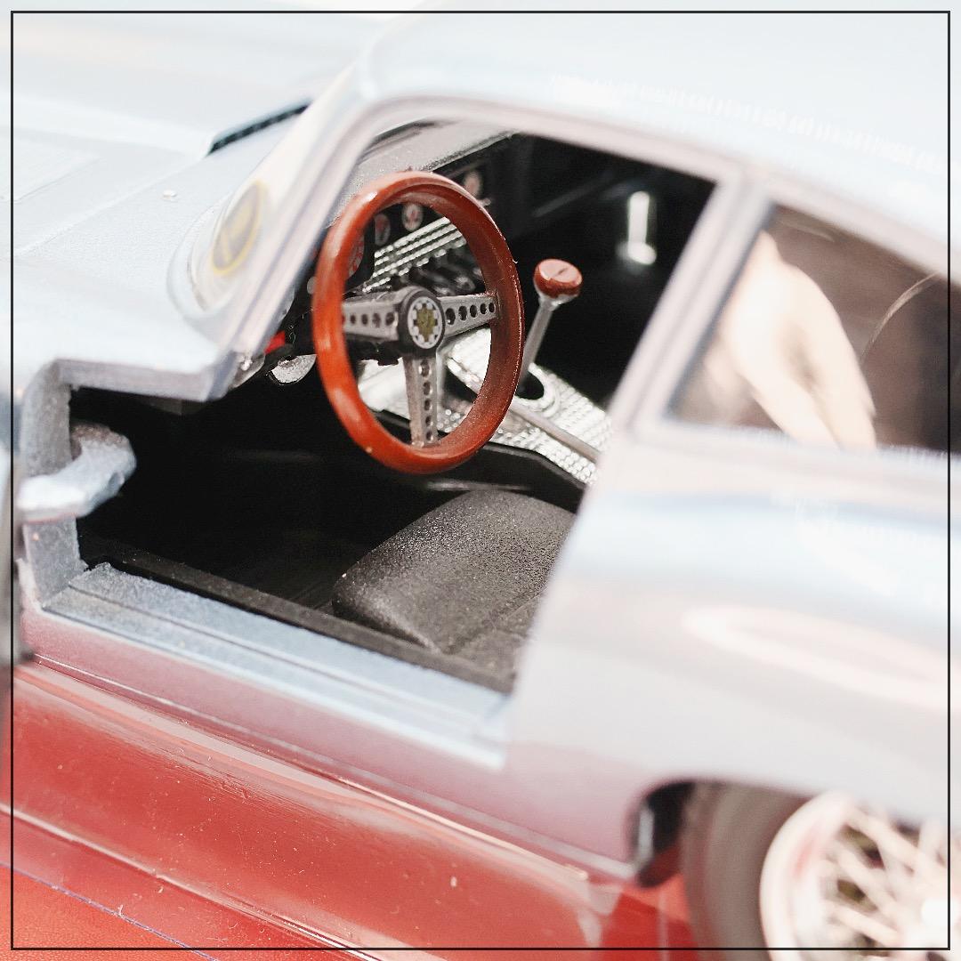 モデルカー｜Burago｜Jaguar E -Type Coupe 1/8｜