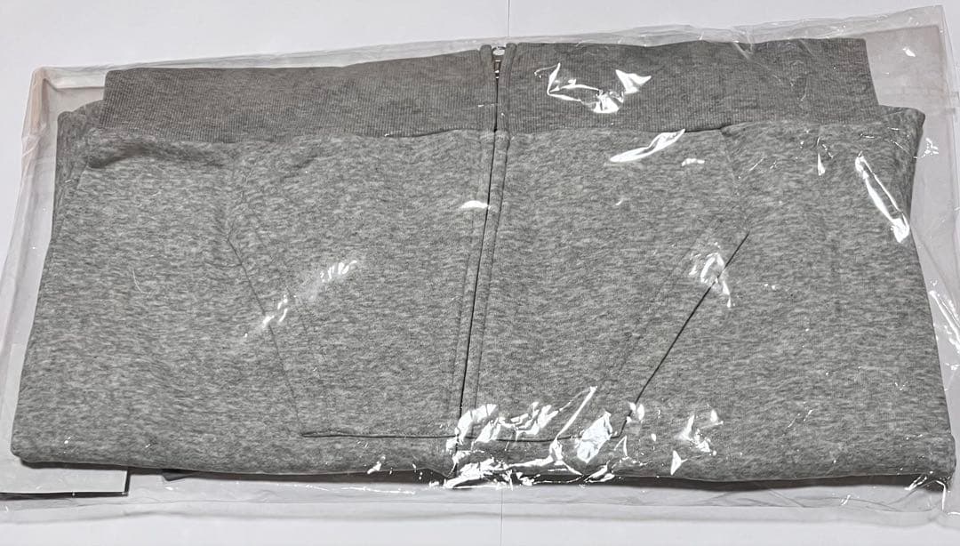 【新品未開封】txt トゥバ　フーディー　Lサイズ