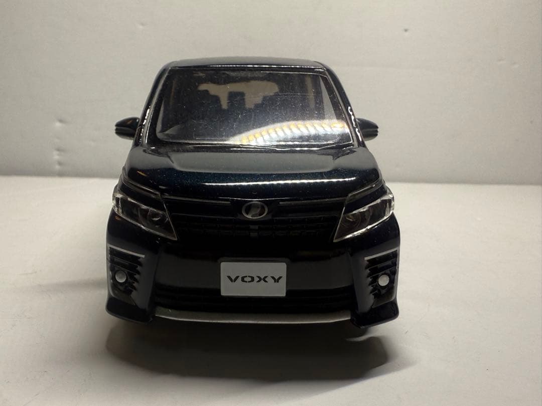 トヨタヴォクシーカラーサンプルミニカー
