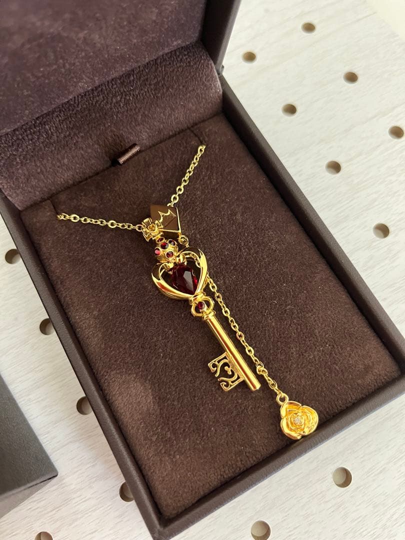 QuinRose AGF2011ハートの国のアリス鍵型ペンダント