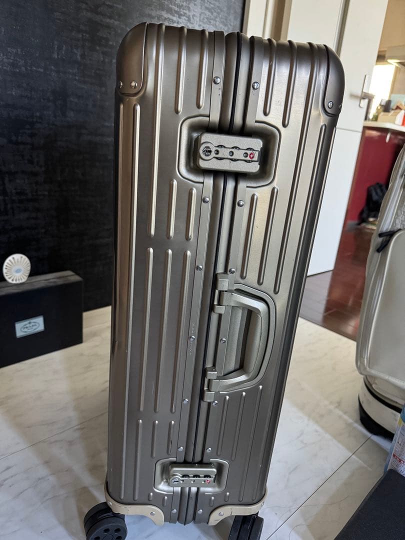 RIMOWA アルミニウム シルバー キャリーケース 大型