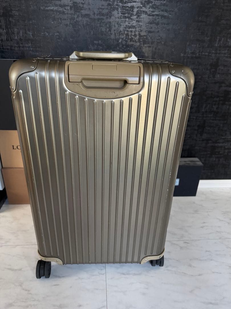 RIMOWA アルミニウム シルバー キャリーケース 大型
