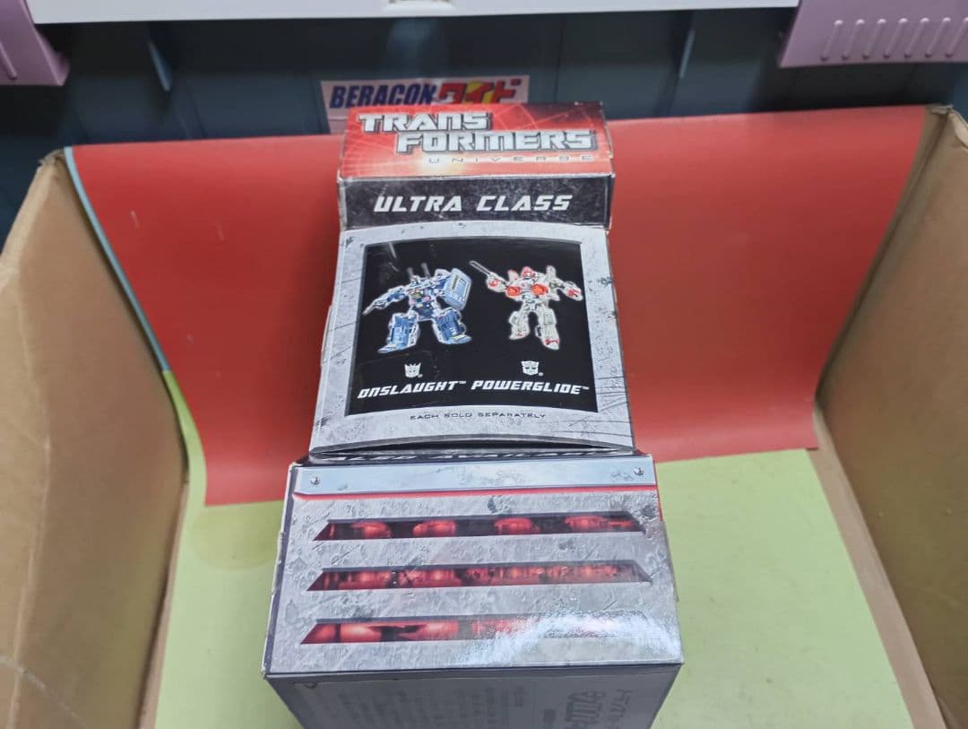 激レア!開封品 日本限定カラー トランスフォーマーウルトラクラス シルバーボルト