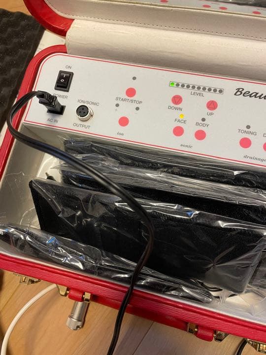 95万円→破格！！マスクで疲れたお肌に★　4way美顔器（ボディも）