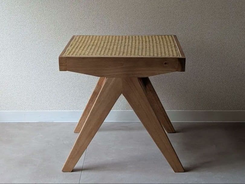 ピエールジャンヌレ　ラタンスツール