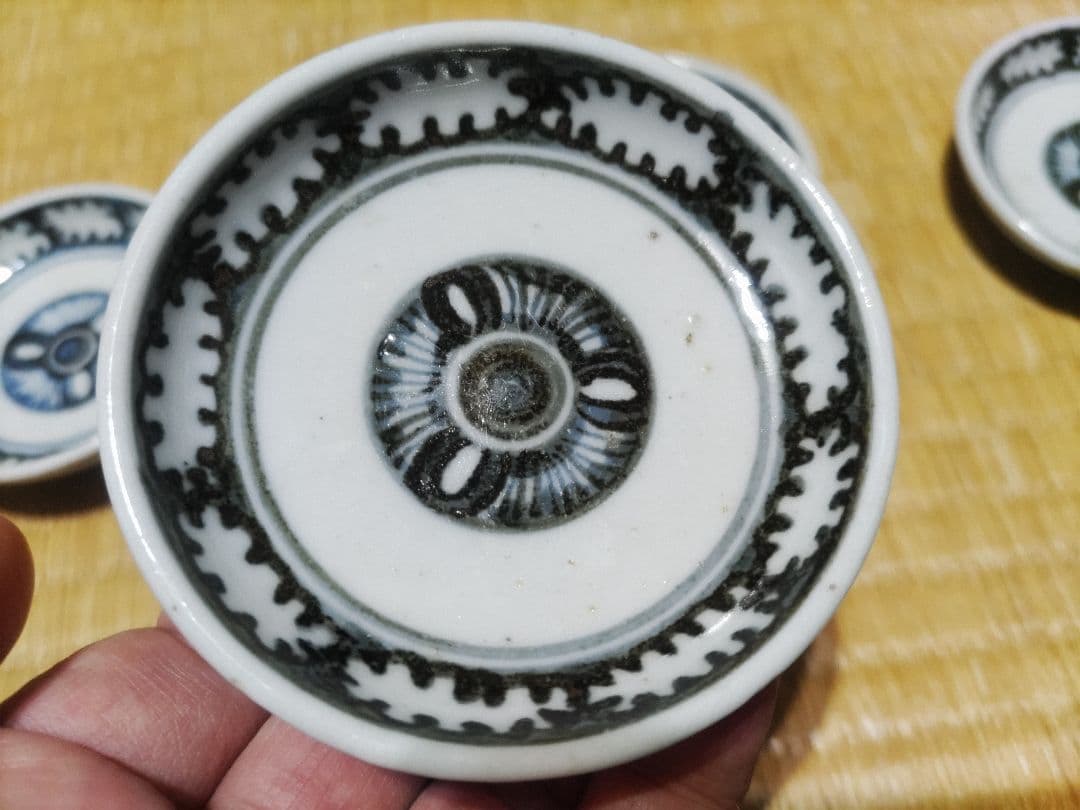 くらわんか　豆皿（5枚）白抜き　雪輪紋　裏：折れ松葉