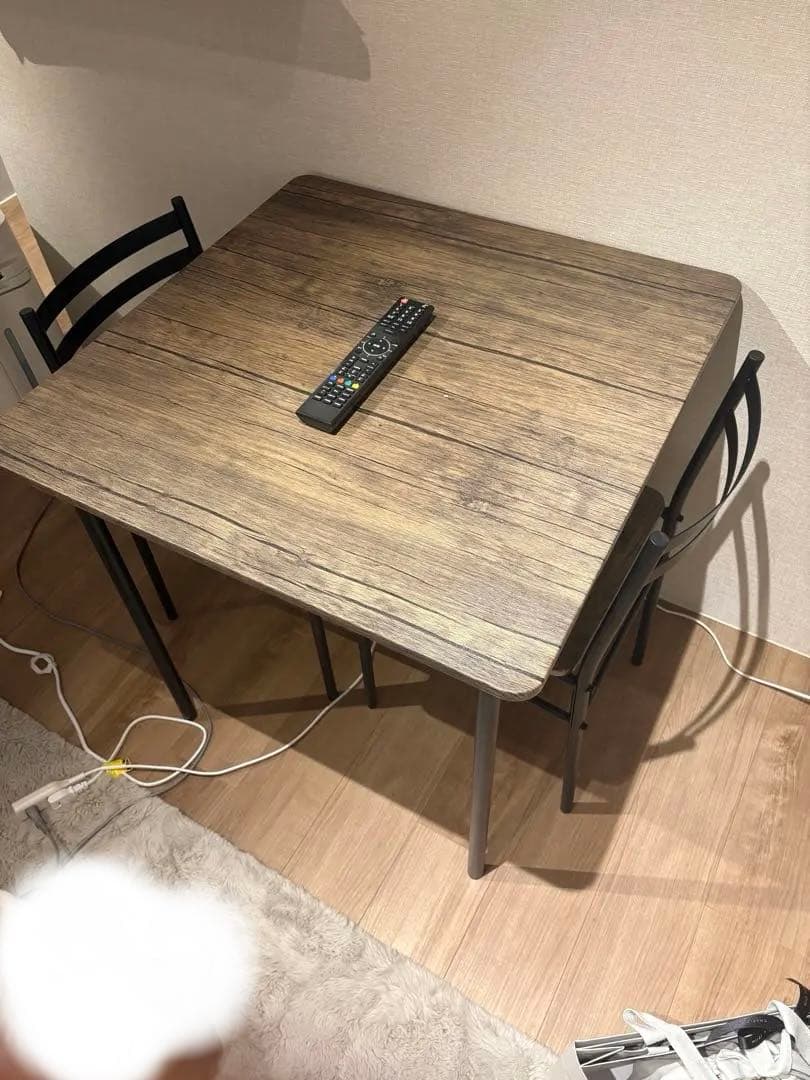 14日まで‼️ブラウンのダイニングテーブルと椅子2脚セット