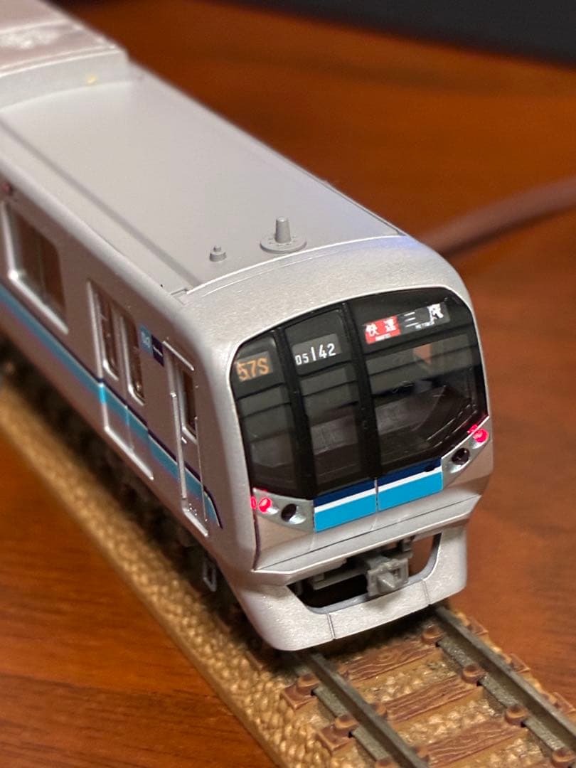 m*u様 東京メトロ東西線05系10両　グリーンマックス　ライト点灯動力動作確認