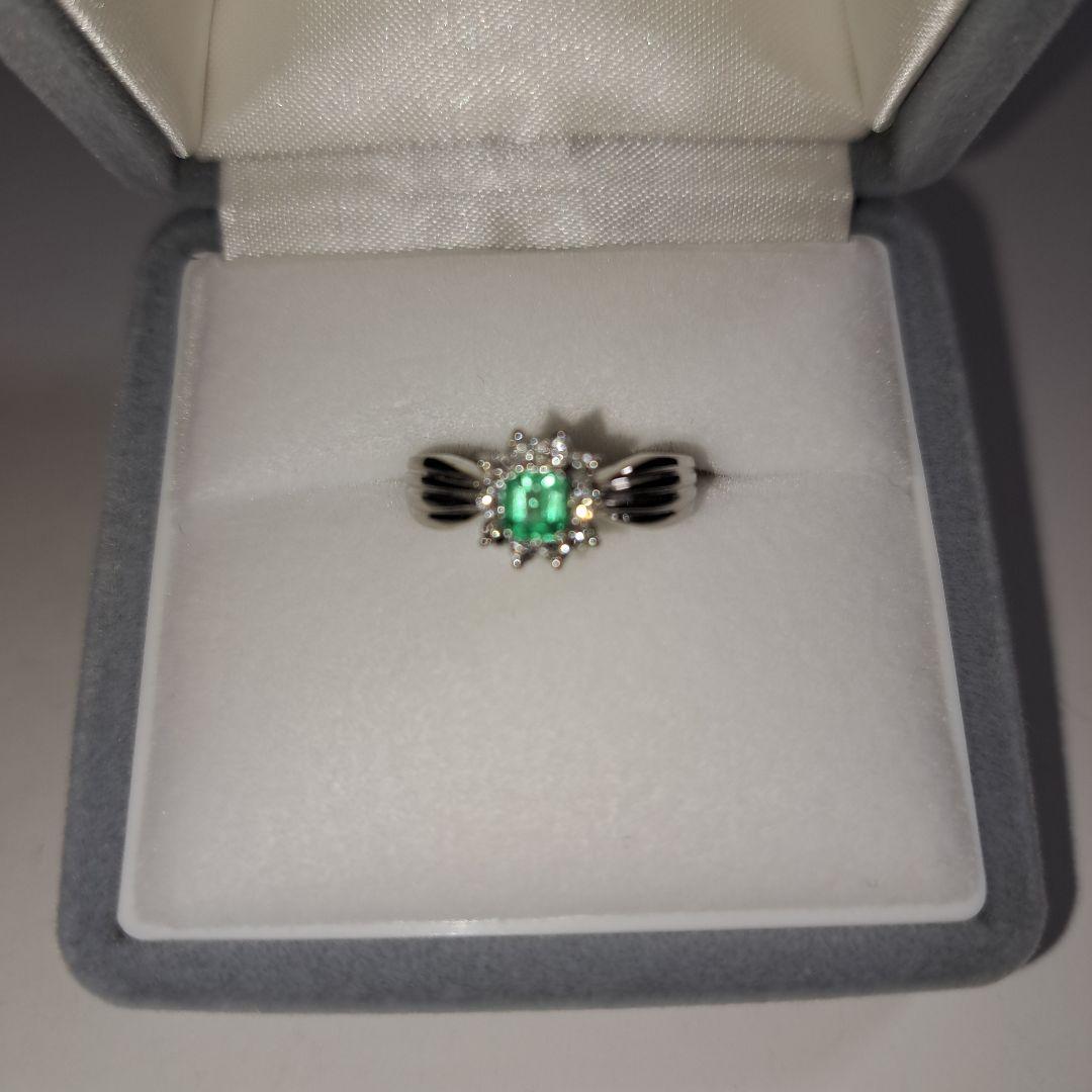 エメラルドプラチナリング重量5.3g