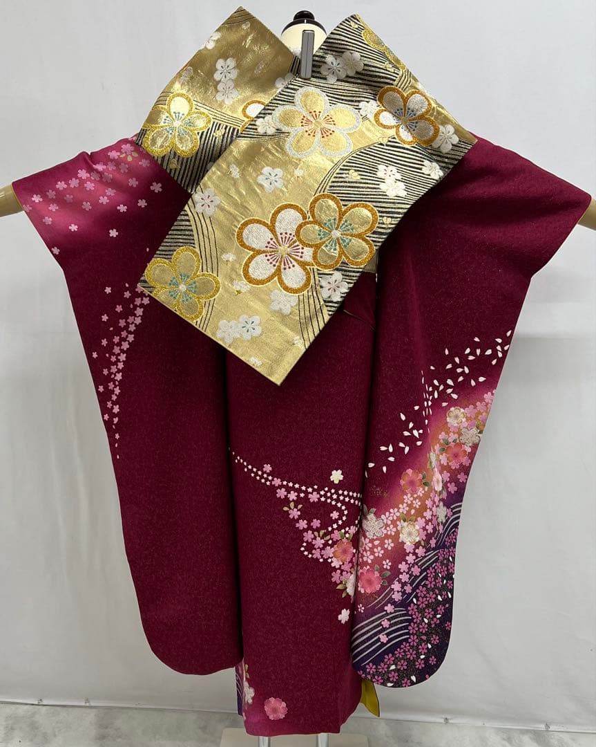 振り袖　フルセット　長襦袢　成人式　 金彩加工　刺繍入り　金通し　ワイン 655