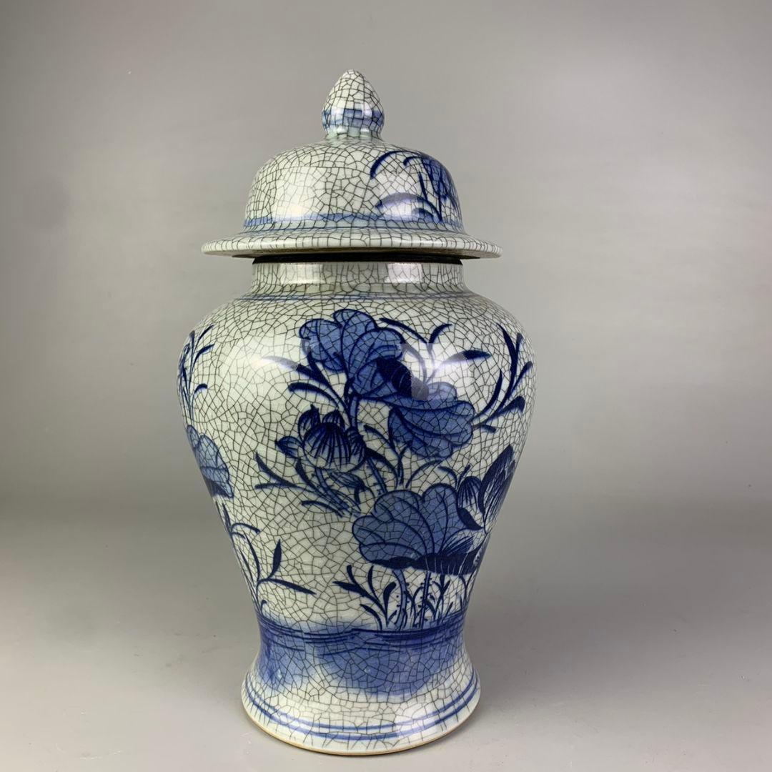 青花荷花纹将軍缶 景徳鎮 陶磁器 装飾品工芸品 美術品 置物