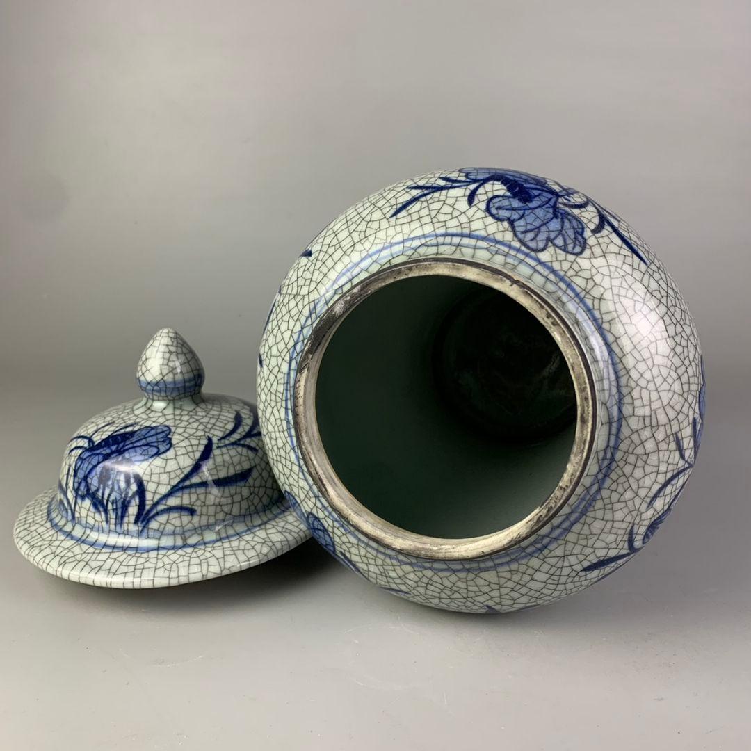 青花荷花纹将軍缶 景徳鎮 陶磁器 装飾品工芸品 美術品 置物
