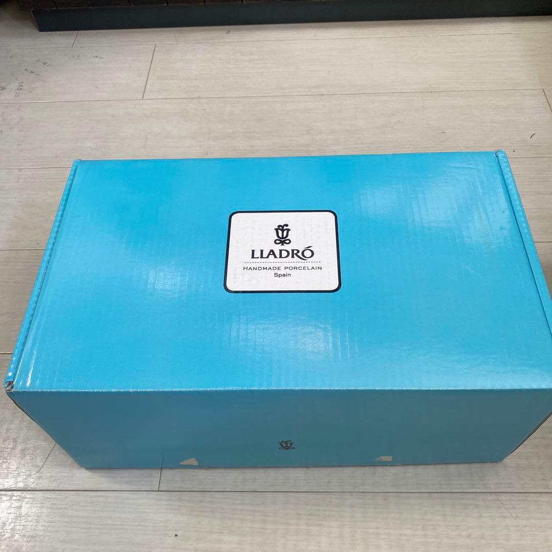 新品未使用　リヤドロ LLADRO The Guest by Henn Kim小