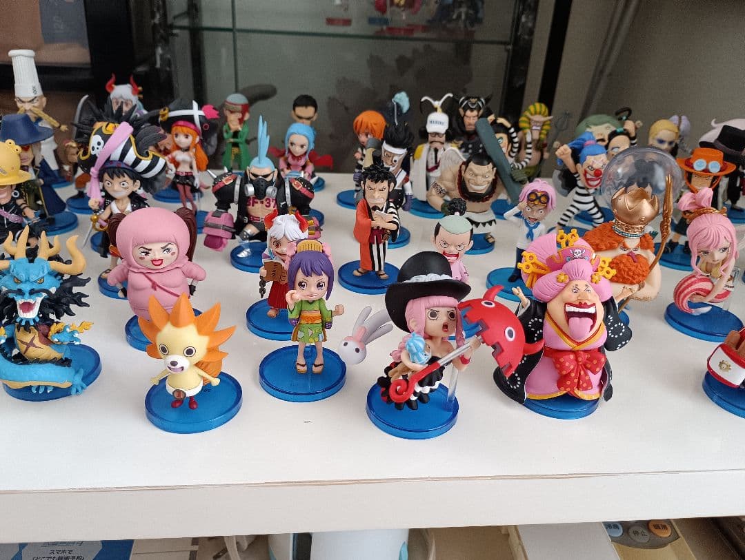 ワンピースワールドコレクタブルフィギュア129体まとめ売り