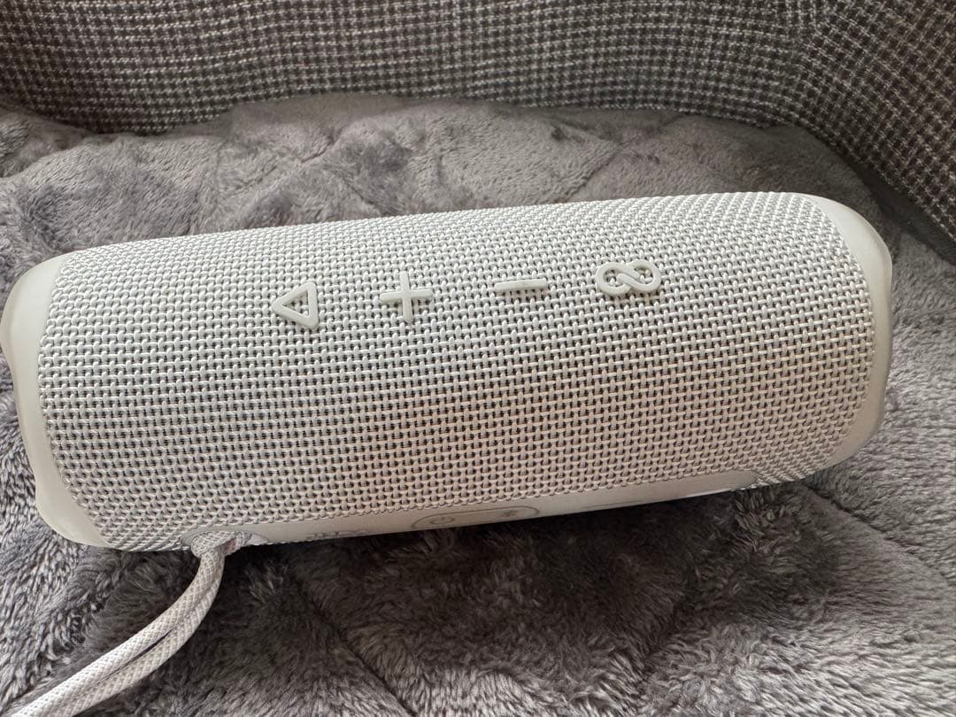 JBL FLIP6 ホワイト ポータブルスピーカー