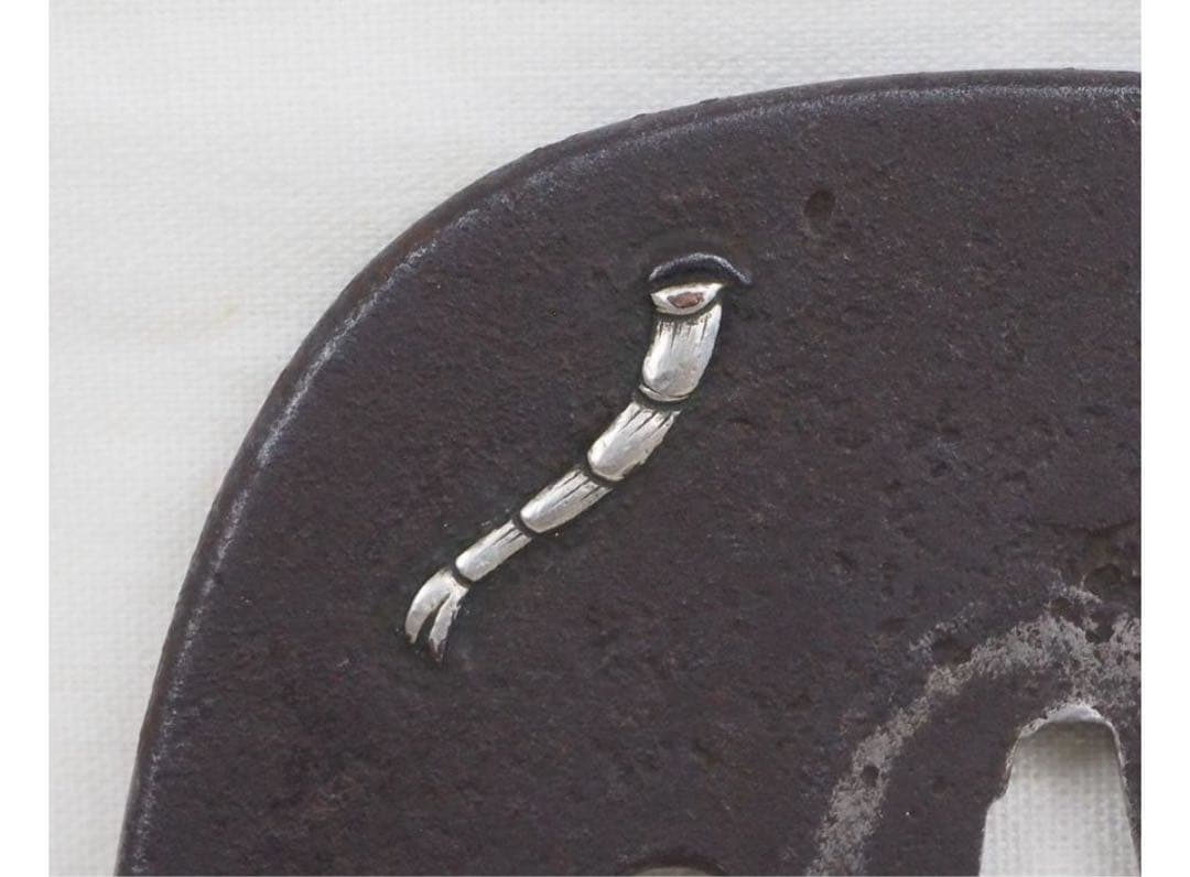 送料無料　江戸時代　勝虫図鐔/鍔　江戸　無銘　保存刀装具鑑定書（箱付）