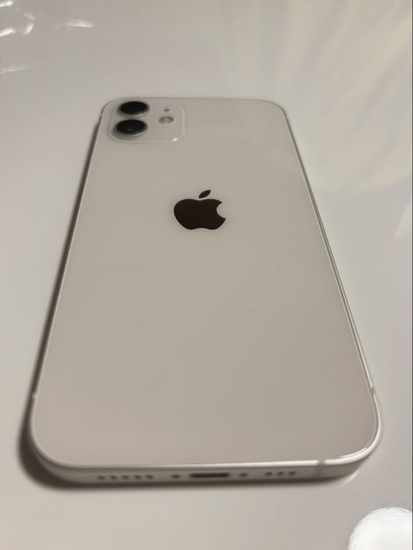 ブラウンさん★[美品]Iphone12 64GB ホワイト