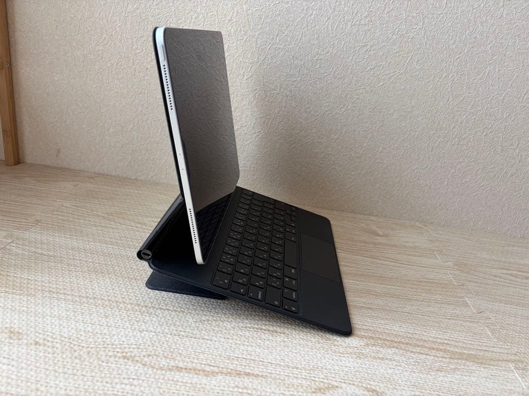 C*m様 iPad pro 12.9インチ(第4世代)128GB マジックキーボ