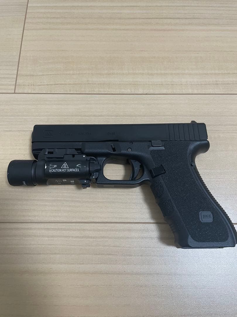 東京マルイGLOCK 17 Gen.4 X300ライト マガジン3本付き