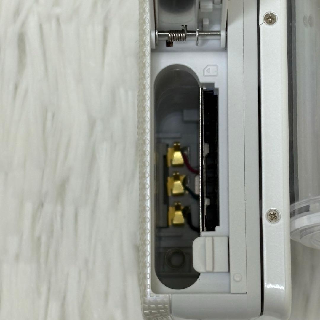 美品　CASIO カメラ　EX-ZR70 充電器　箱　ホワイト コンデジ　動作品