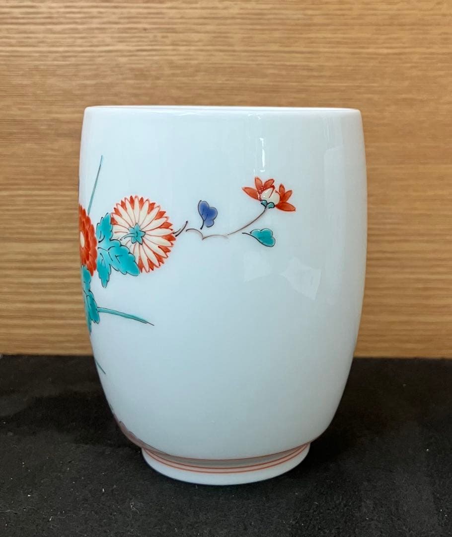 15代柿右衛門　錦　絵変わり　湯呑　2客　未使用品