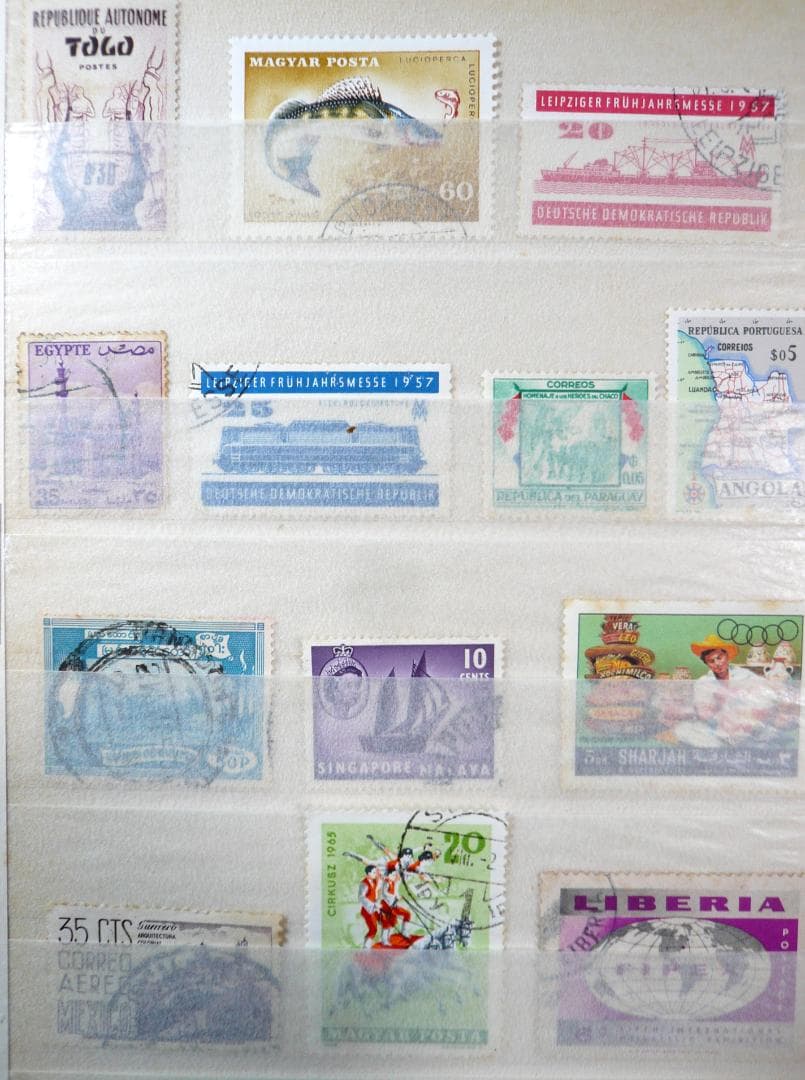 古い海外切手（使用済み、未使用混在２４９枚セット）