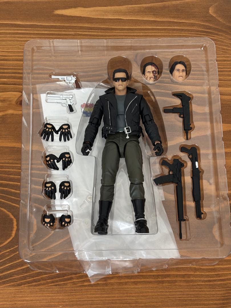 MAFEX T-800 ターミネーター ＋ ホンダCB750FOUR カスタム