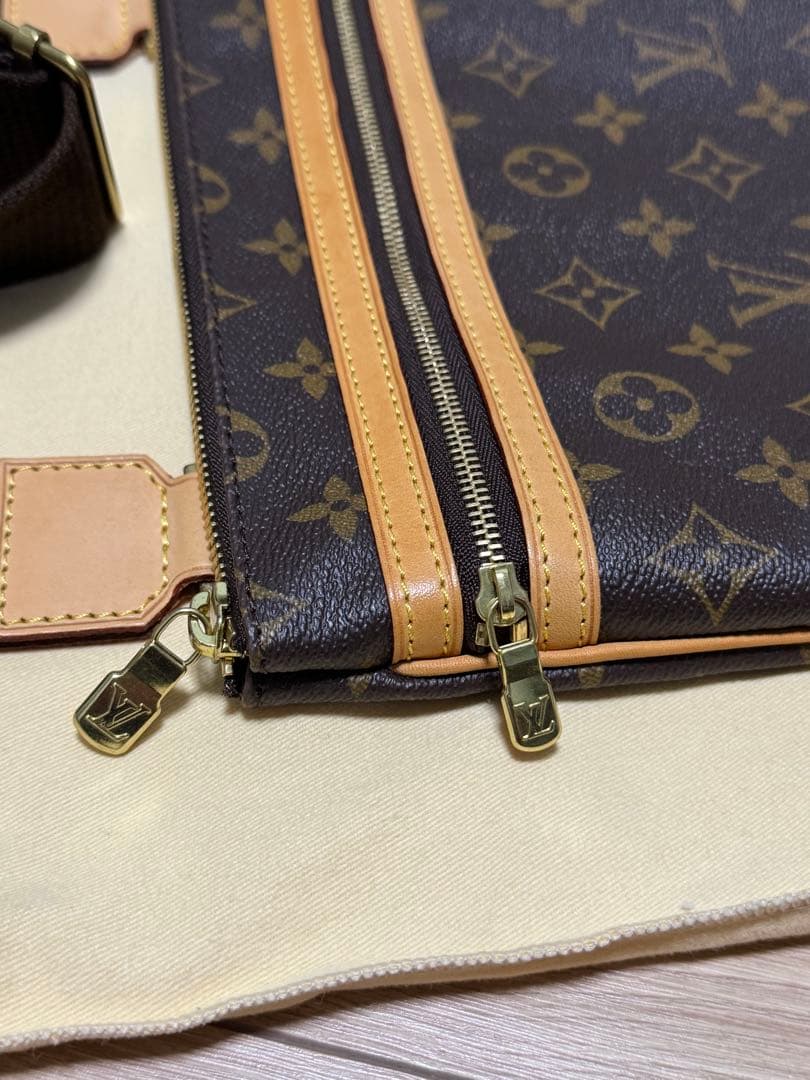 ルイヴィトン ショルダーバッグ モノグラム ポシェットボスフォール 極美品